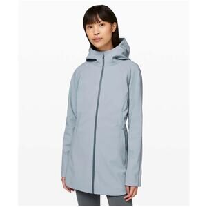 Lululemon Glyde Along Softshell Womens Rain Jacket in Chambray Size 4